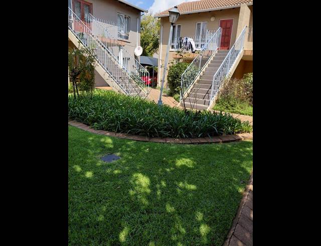 2 BEDROOM PROPERTY TO RENT IN MONTGOMERY PARK